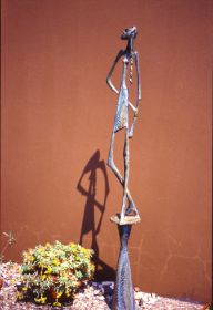 Große Träumende 2001, Bronze, 176 cm